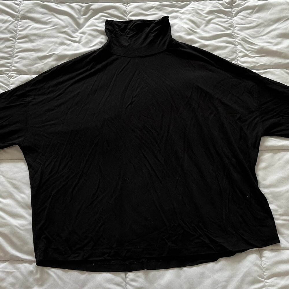 BLACK MOCK-NECK TOP CONTEMPORAINE SIMONS